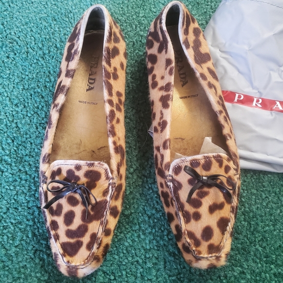 Prada flats - Picture 1 of 6